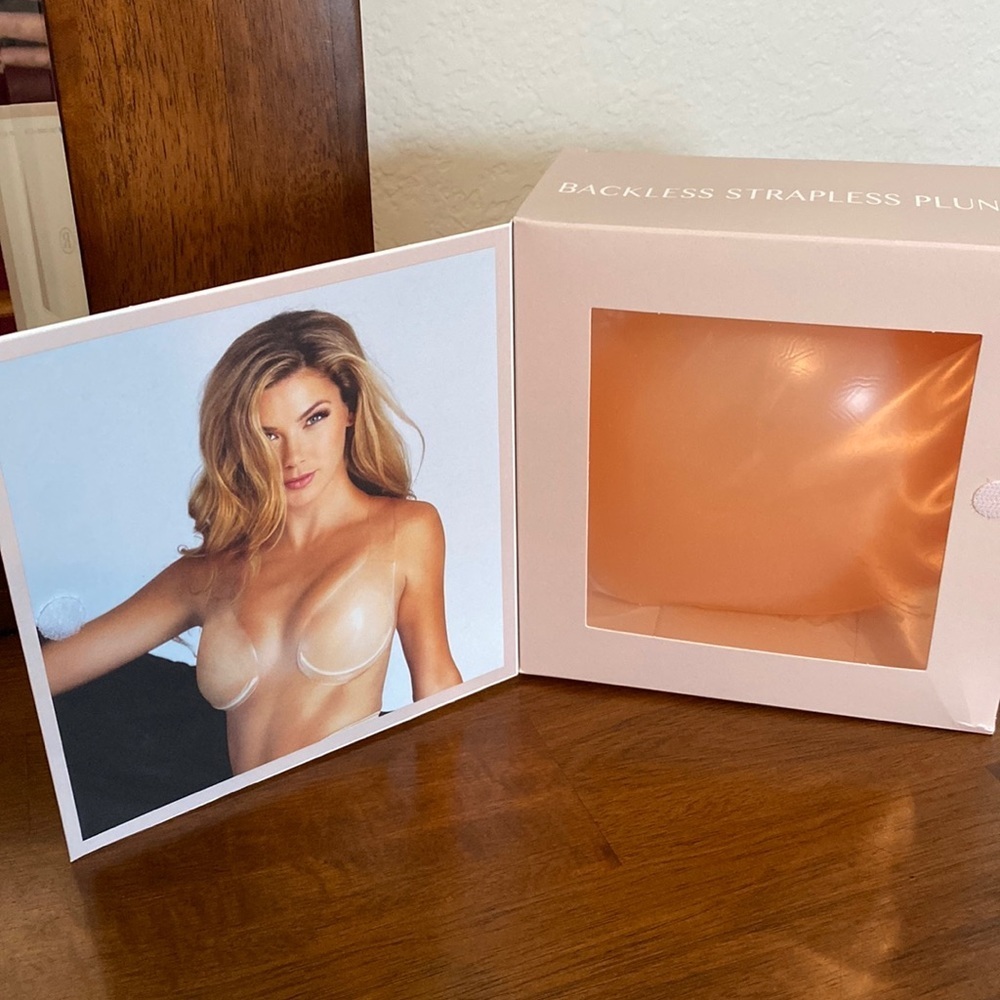 Backless Strapless Plunge silicone lift Size D